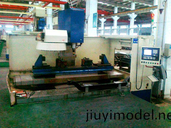 前(qian)軸十孔加(jia)工專(zhuan)用(yong)立式(shi)加(jia)工