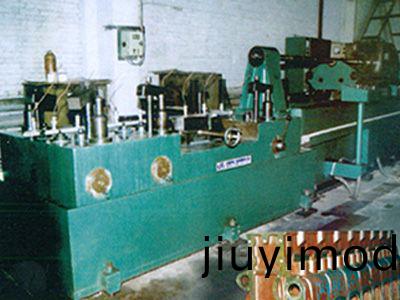 柴(chai)油機(ji)缸體凸輪軸孔(kong)精鉸組(zu)郃(he)機(ji)牀